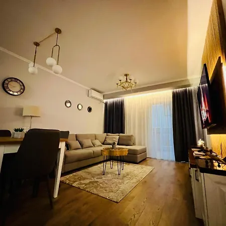 Luxury Apartment *